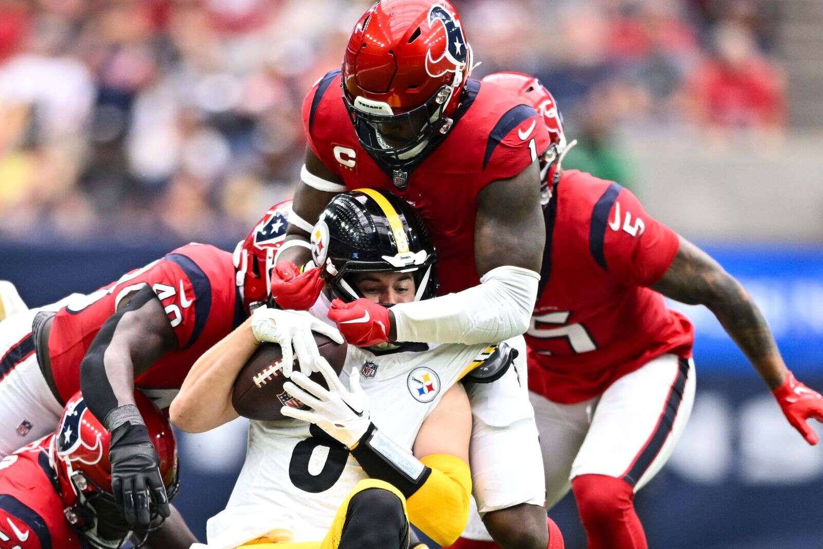 Steelers QB Kenny Pickett leaves loss against Texans after injuring knee –  NewsNation