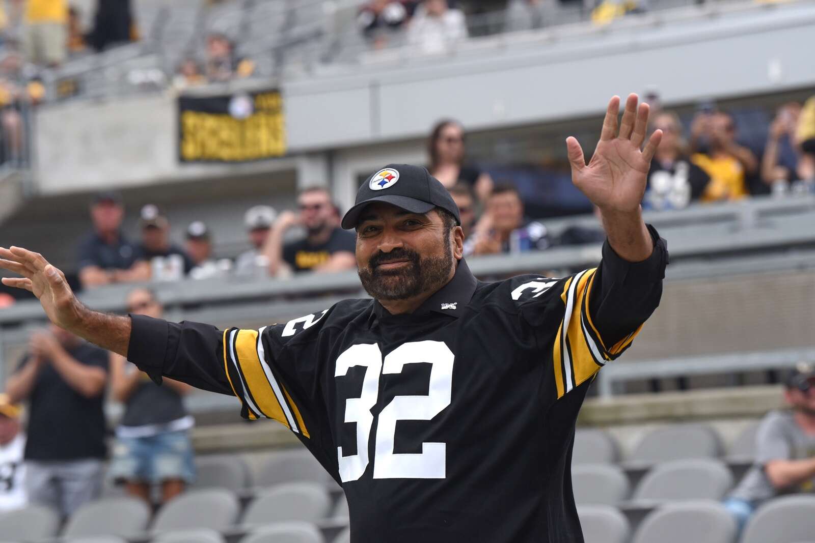 VIDEO: Pittsburgh Steelers retire late Franco Harris's #32 – Cranberry Eagle