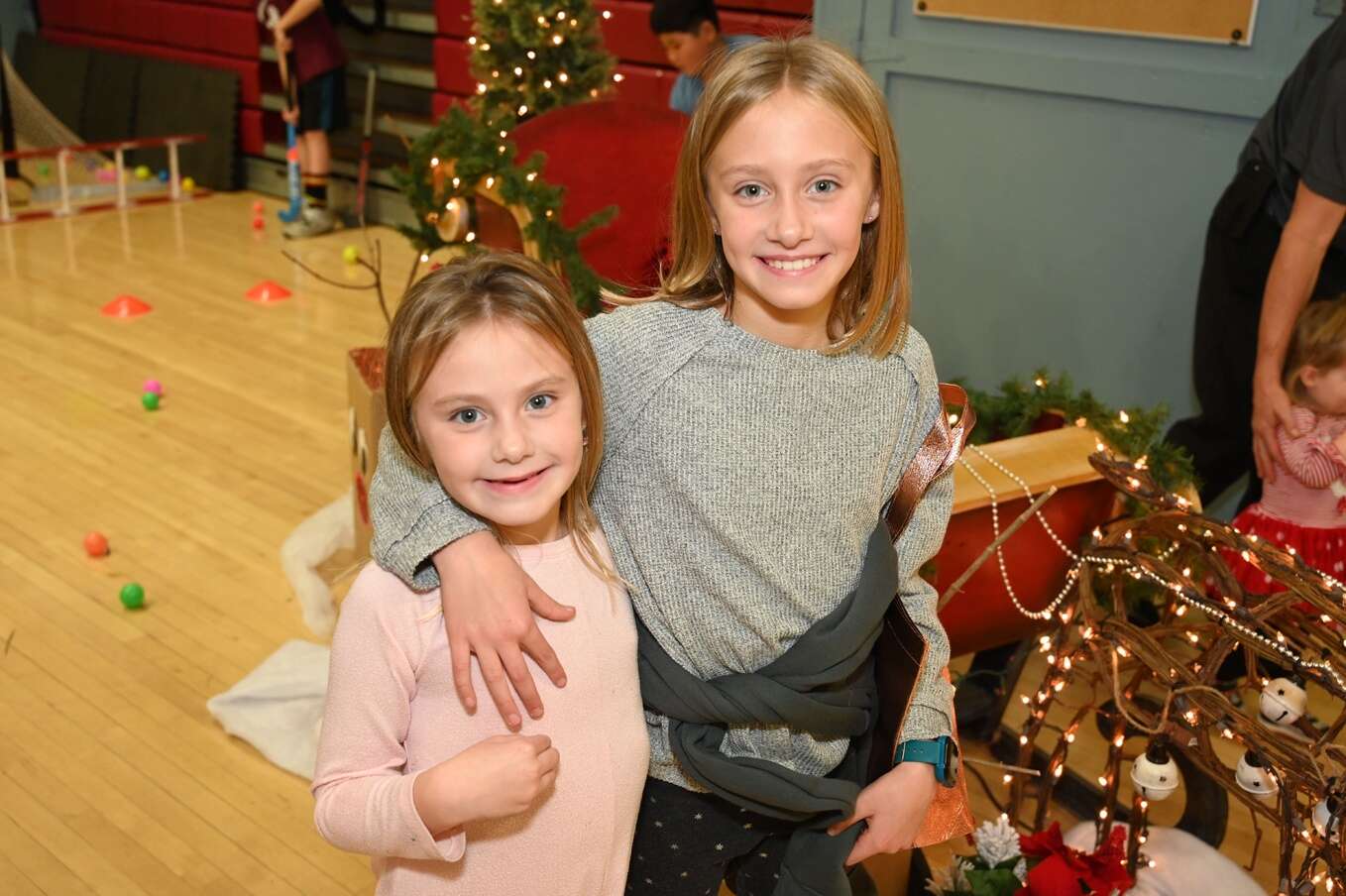 Quinn Lauer, 9, and her younger sister, Evelyn, 6