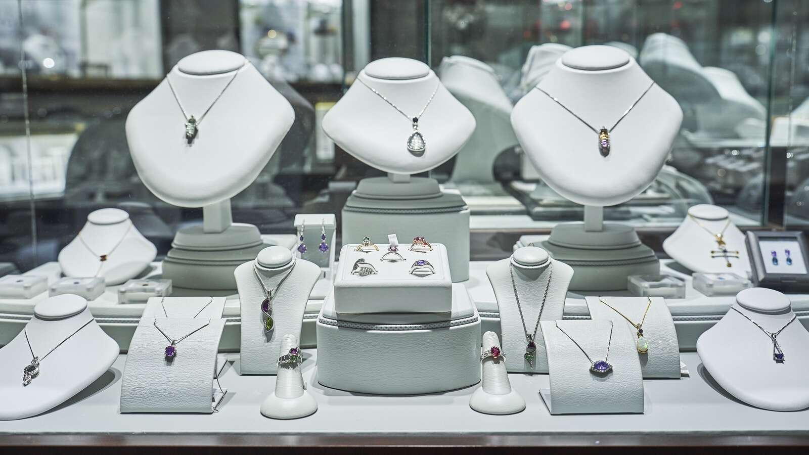 Case displaying custom made jewelry